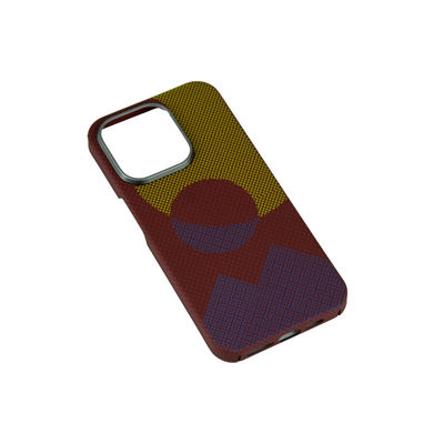 Casque de téléphone personnalisé de luxe en fibre de carbone pour iPhone 16 Pro Max d'épaisseur de 0,8 mm et poids de 16 g