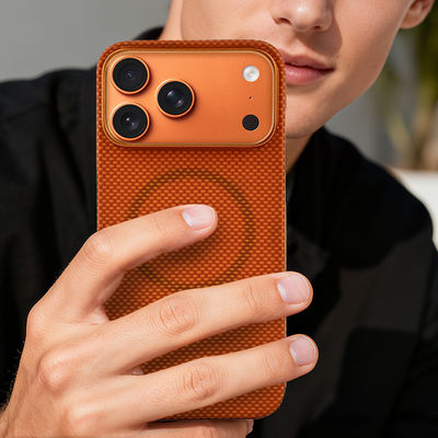 Coque de téléphone mobile en fibre de carbone aramide premium avec cadre en métal pour iPhone 17 Pro Max