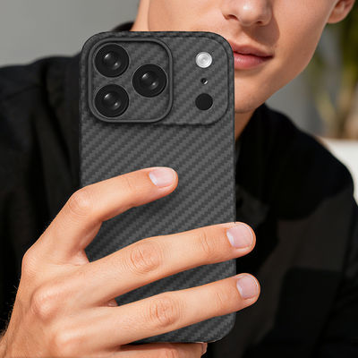 Couverture mobile personnalisée en fibre de carbone pour iPhone 17 Pro Max