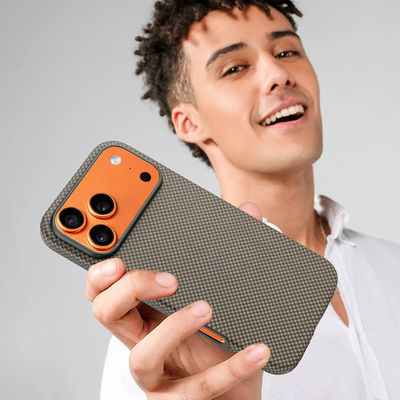 Couverture de téléphone portable en fibre de carbone aramide TPU pour iPhone 17 Pro