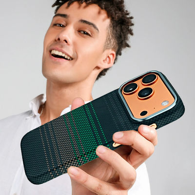 Couleur verte personnalisé motif de couverture mobile en fibre de carbone aramide pour iPhone 17 Pro