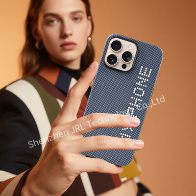 Coque de téléphone portable en fibre de carbone aramide super légère phosphorescente pour iPhone 17 Pro